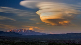 Lenticular clouds